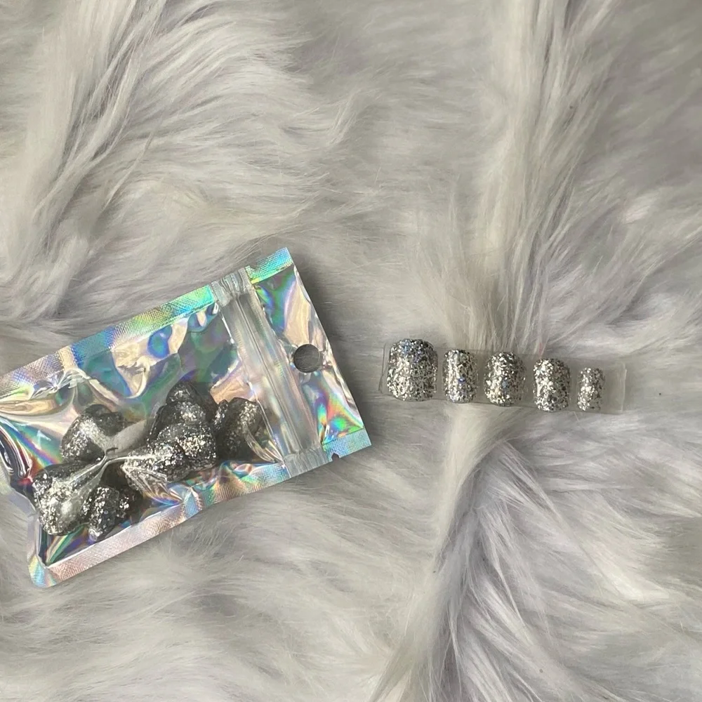 10pcs Extra Short Square Silver Glitter Press on Nails